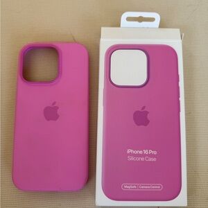 Apple iPhone 16 Pro Silicone Case - Pink